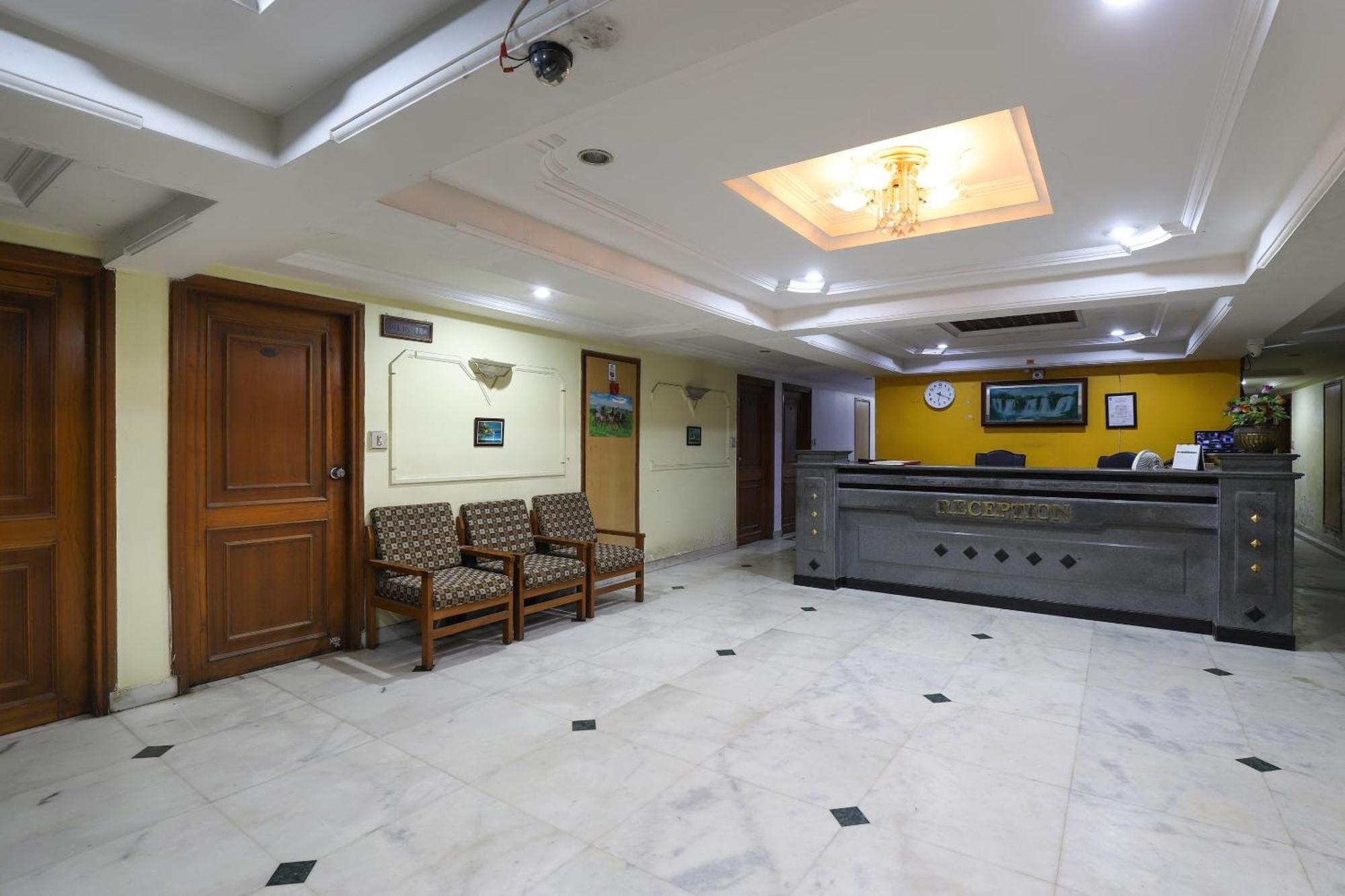 Spot On Hotel Hilltop فَدودارا المظهر الخارجي الصورة