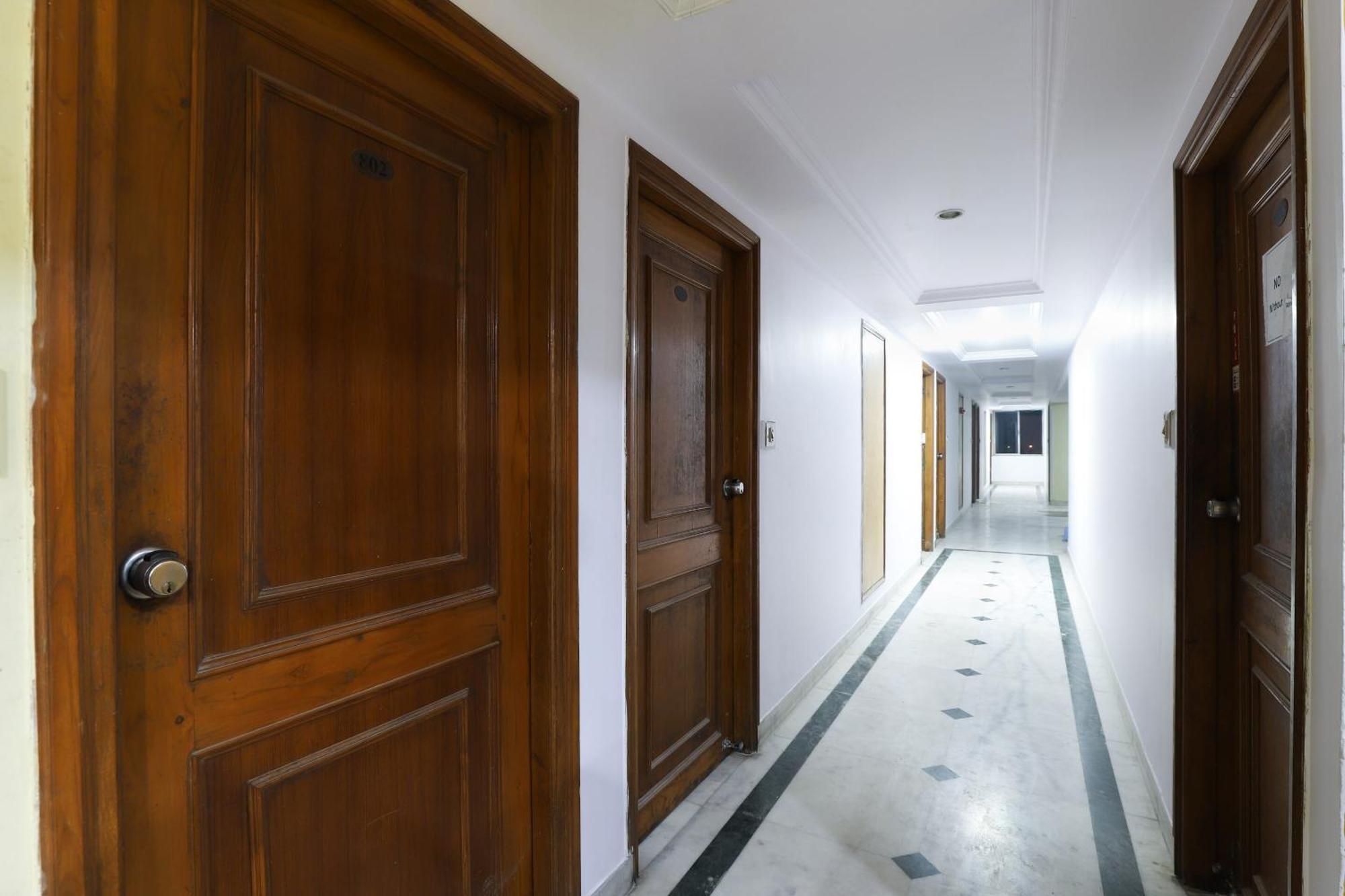 Spot On Hotel Hilltop فَدودارا المظهر الخارجي الصورة
